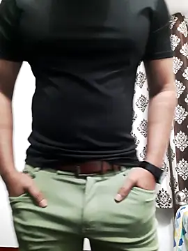 Snapshot of Guyinshortss chatting on 11-29-25, 07:50 Guyinshortss online show from 11-29-25, 07:50