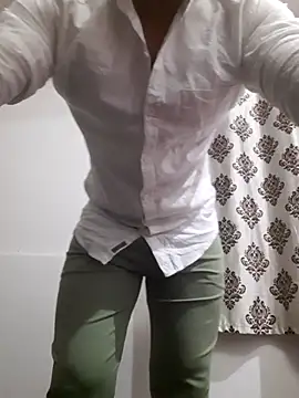 Snapshot of Guyinshortss chatting on 02-27-26, 08:20 Guyinshortss online show from 02-27-26, 08:20