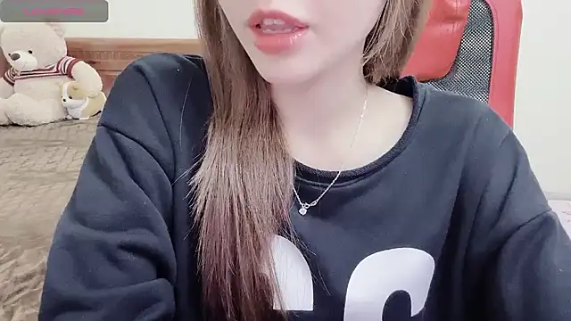 Snapshot of TrinhH_Nabbi chatting on 12-12-24, 06:47 TrinhH Nabbi online show from 12-12-24, 06:47