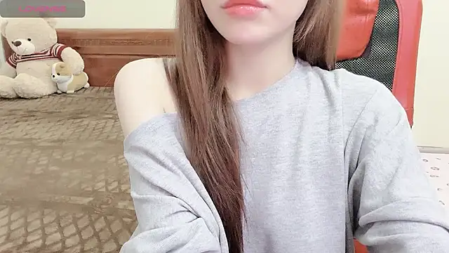 Snapshot of TrinhH_Nabbi chatting on 12-12-24, 01:39 TrinhH Nabbi online show from 12-12-24, 01:39