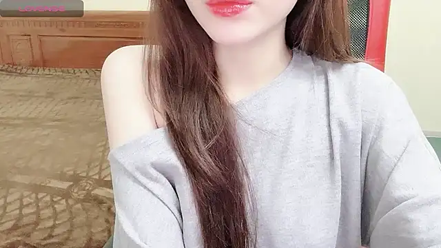 Snapshot of TrinhH_Nabbi chatting on 01-17-25, 01:03 TrinhH Nabbi online show from 01-17-25, 01:03