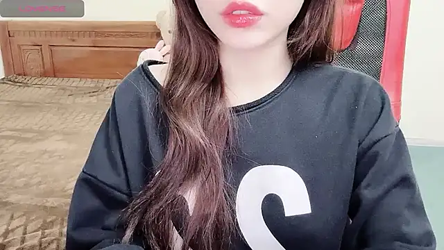 Snapshot of TrinhH_Nabbi chatting on 01-18-25, 01:40 TrinhH Nabbi online show from 01-18-25, 01:40