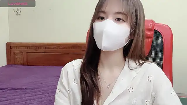 Snapshot of TrinhH_Nabbi chatting on 02-27-25, 01:28 TrinhH Nabbi online show from 02-27-25, 01:28