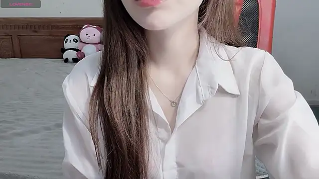 Snapshot of TrinhH_Nabbi chatting on 11-28-25, 06:49 TrinhH Nabbi online show from 11-28-25, 06:49