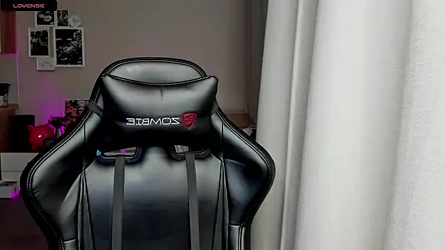 Snapshot of Sm0ly chatting on 02-11-25, 01:41 Sm0ly online show from 02-11-25, 01:41