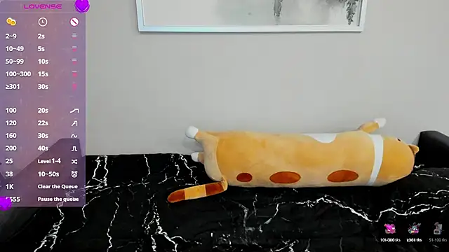 Snapshot of Sm0ly chatting on 02-17-25, 01:25 Sm0ly online show from 02-17-25, 01:25