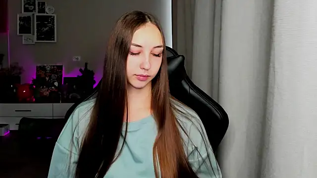 Snapshot of Sm0ly chatting on 09-13-25, 03:28 Sm0ly online show from 09-13-25, 03:28