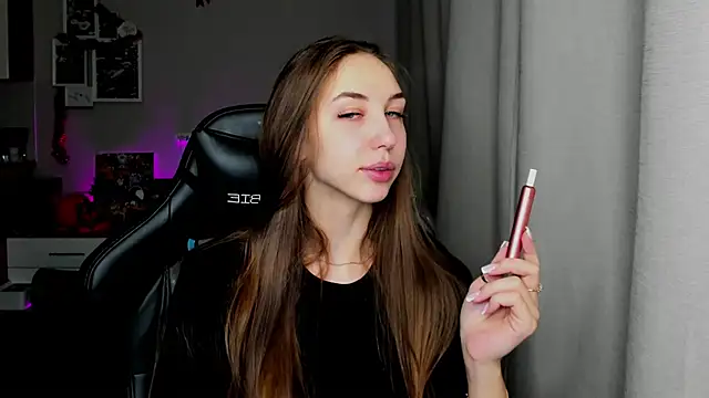 Snapshot of Sm0ly chatting on 01-11-26, 02:49 Sm0ly online show from 01-11-26, 02:49