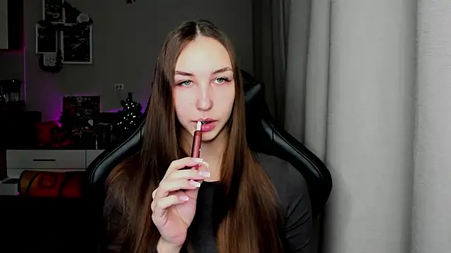 Snapshot of Sm0ly chatting on 01-15-26, 02:27 Sm0ly online show from 01-15-26, 02:27