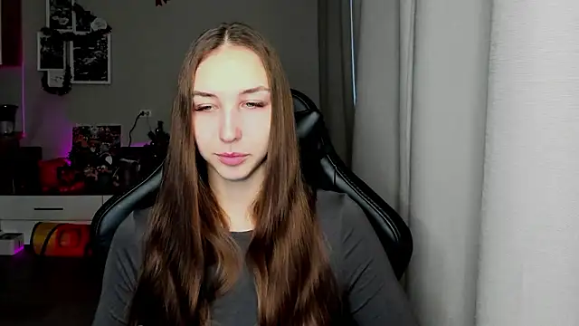 Snapshot of Sm0ly chatting on 01-18-26, 02:48 Sm0ly online show from 01-18-26, 02:48