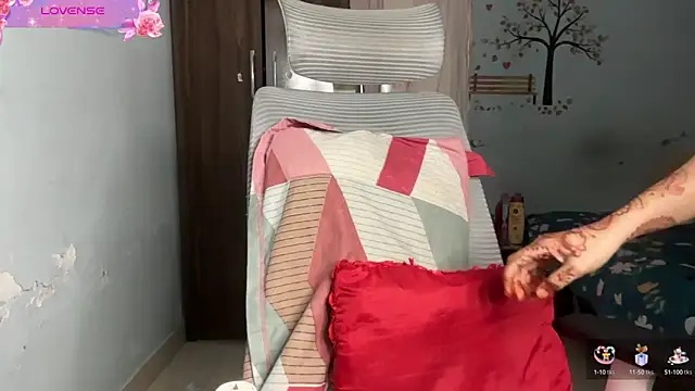 Snapshot of Dazzling__ira chatting on 10-21-25, 10:21 Dazzling ira online show from 10-21-25, 10:21