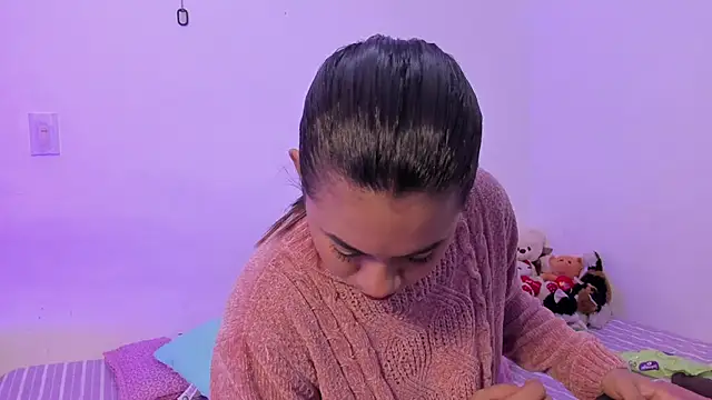 Snapshot of crystalvazquez chatting on 10-21-25, 12:28 crystalvazquez online show from 10-21-25, 12:28