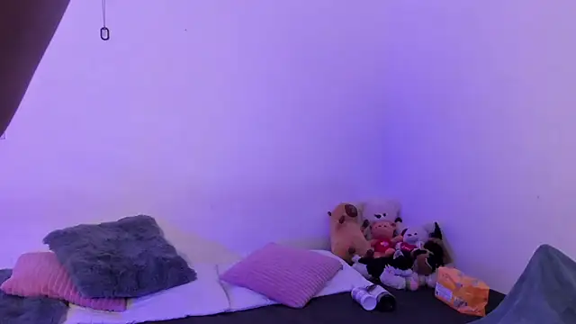 Snapshot of crystalvazquez chatting on 10-30-25, 11:44 crystalvazquez online show from 10-30-25, 11:44