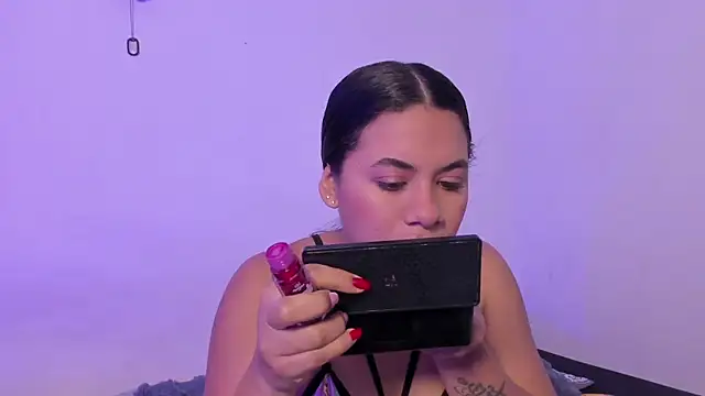 Snapshot of crystalvazquez chatting on 11-07-25, 12:49 crystalvazquez online show from 11-07-25, 12:49