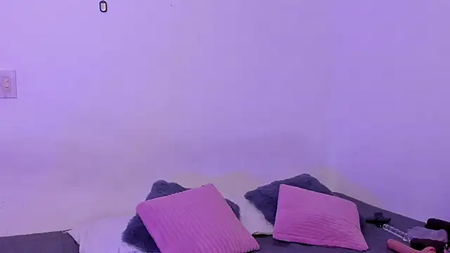 Snapshot of crystalvazquez chatting on 12-05-25, 02:03 crystalvazquez online show from 12-05-25, 02:03