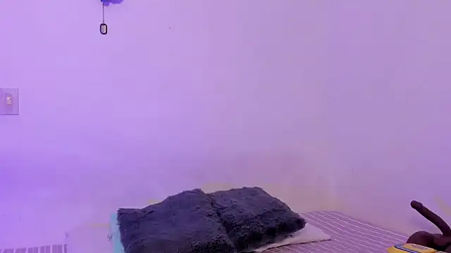 Snapshot of crystalvazquez chatting on 01-06-26, 12:53 crystalvazquez online show from 01-06-26, 12:53