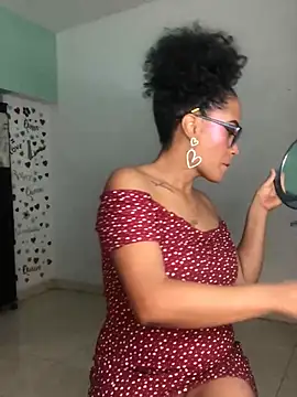 Snapshot of AdelaHaneix chatting on 12-28-24, 05:35 AdelaHaneix online show from 12-28-24, 05:35