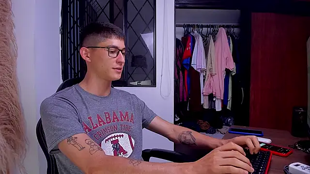 Snapshot of Jaack_str chatting on 11-21-25, 10:41 Jaack str online show from 11-21-25, 10:41