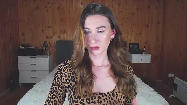 Snapshot of KellyBeeal chatting on 01-17-25, 12:10 KellyBeeal online show from 01-17-25, 12:10