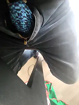 Policeman20742 online show from 12-21-25, 07:43