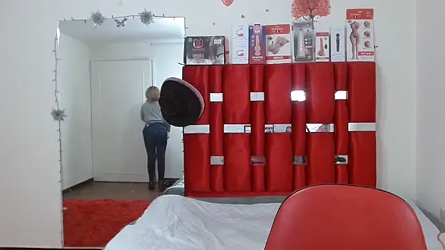 Snapshot of krystal_thomson chatting on 10-06-25, 04:04 krystal thomson online show from 10-06-25, 04:04