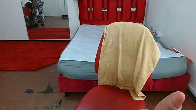 Snapshot of krystal_thomson chatting on 11-19-25, 07:58 krystal thomson online show from 11-19-25, 07:58