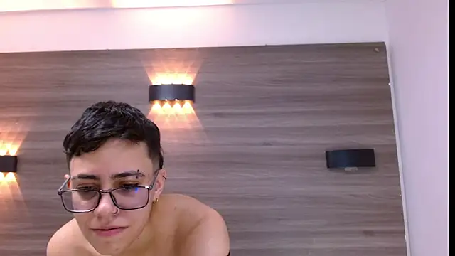 Cutie Shy  online show from 03-05-25, 04:57