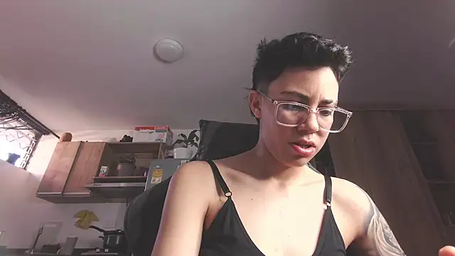 Snapshot of Cutie_Shy_ chatting on 06-01-26, 12:51 Cutie Shy online show from 06-01-26, 12:51