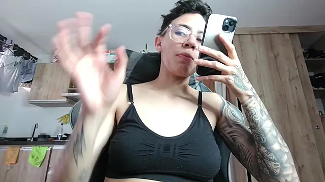 Snapshot of Cutie_Shy_ chatting on 06-23-26, 12:58 Cutie Shy online show from 06-23-26, 12:58