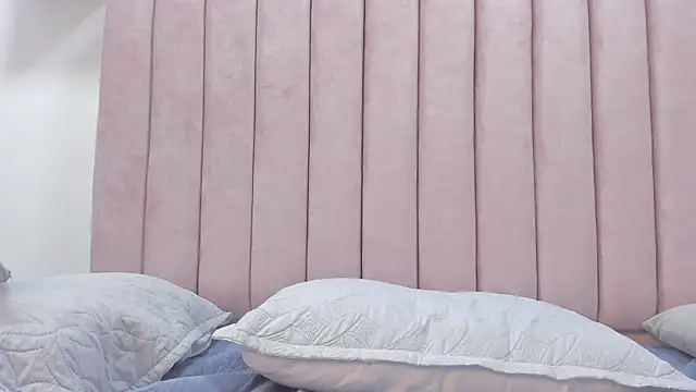 Snapshot of camila__herrera chatting on 02-04-25, 10:10 camila herrera online show from 02-04-25, 10:10