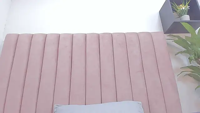 Snapshot of camila__herrera chatting on 03-01-25, 09:18 camila herrera online show from 03-01-25, 09:18