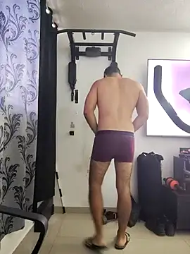 Snapshot of LatinMar chatting on 10-29-25, 12:29 LatinMar online show from 10-29-25, 12:29