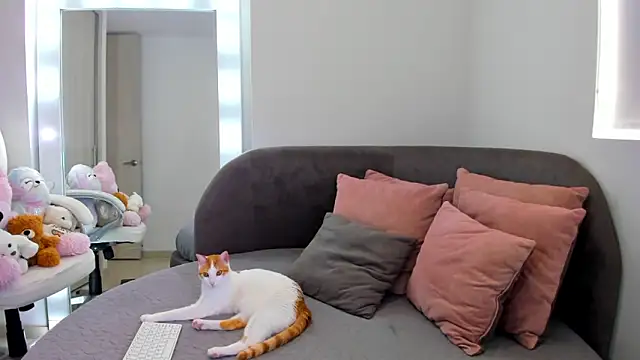 Snapshot of GabyFerrerr chatting on 02-02-25, 09:23 GabyFerrerr online show from 02-02-25, 09:23