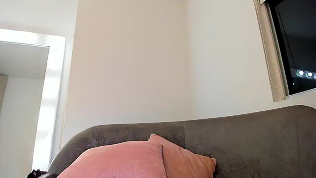 Snapshot of GabyFerrerr chatting on 11-15-25, 12:30 GabyFerrerr online show from 11-15-25, 12:30