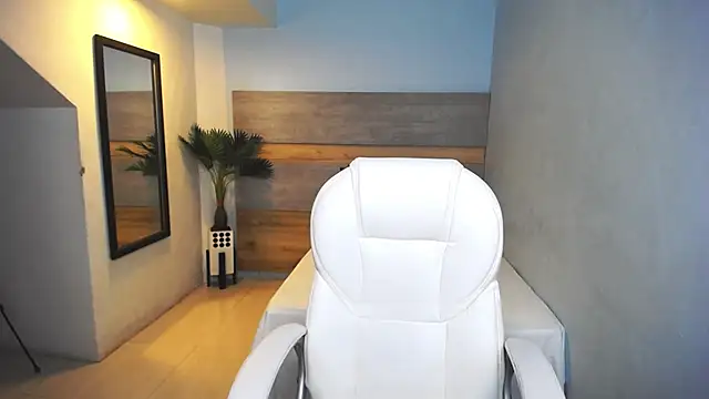 liseth fox online show from 12-21-24, 01:15