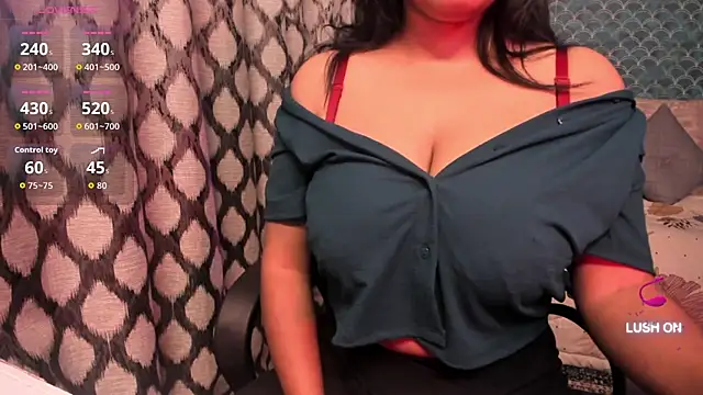 Snapshot of Rubika_sharma chatting on 02-15-26, 04:03 Rubika sharma online show from 02-15-26, 04:03