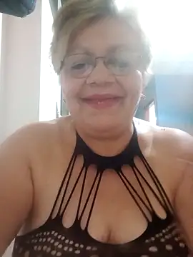 Snapshot of Madrastrahot69 chatting on 09-23-25, 02:36 Madrastrahot69 online show from 09-23-25, 02:36