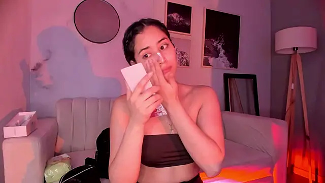 lara madisson online show from 02-18-26, 05:14