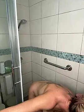 Snapshot of Lara_Bergmann chatting on 01-08-25, 11:43 Lara Bergmann online show from 01-08-25, 11:43