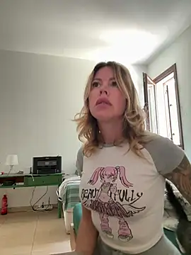 Snapshot of Lara_Bergmann chatting on 03-04-25, 06:37 Lara Bergmann online show from 03-04-25, 06:37