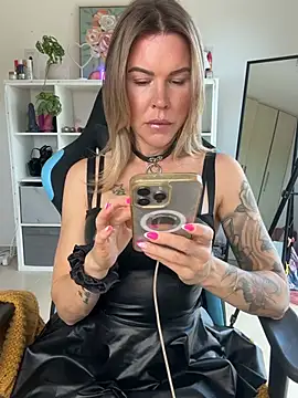 Lara Bergmann online show from 03-29-26, 09:53