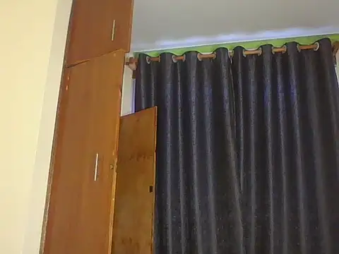 Snapshot of Apple_bitch chatting on 12-21-25, 04:41 Apple bitch online show from 12-21-25, 04:41