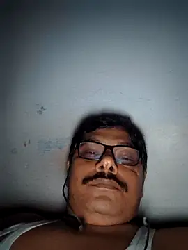 Snapshot of Srmotrs chatting on 02-02-26, 06:28 Srmotrs online show from 02-02-26, 06:28