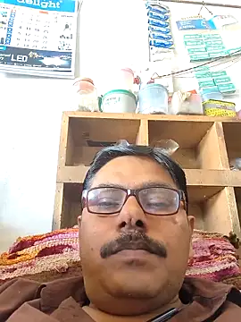 Snapshot of Srmotrs chatting on 03-02-26, 06:25 Srmotrs online show from 03-02-26, 06:25