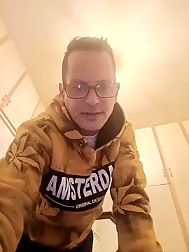 Snapshot of SperMaster_dom chatting on 11-05-25, 01:27 SperMaster dom online show from 11-05-25, 01:27