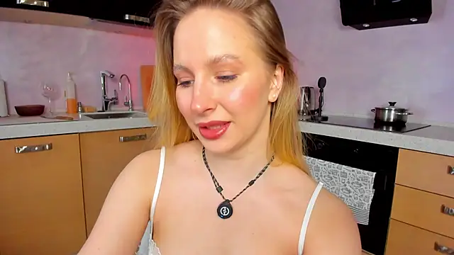 Snapshot of AnnLevine chatting on 05-15-26, 01:18 AnnLevine online show from 05-15-26, 01:18