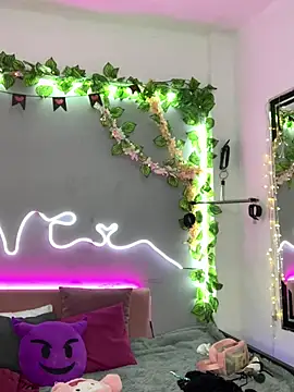 Snapshot of YouliteSllut2 chatting on 03-14-25, 08:28 YouliteSllut2 online show from 03-14-25, 08:28