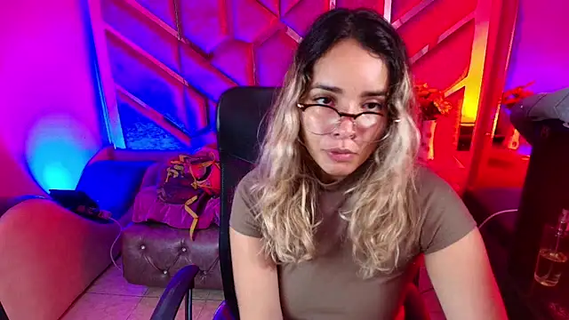 Olivia Fox69 online show from 12-22-25, 03:58