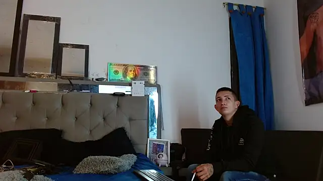 Snapshot of parejacaliente20154 chatting on 02-09-25, 12:08 parejacaliente20154 online show from 02-09-25, 12:08