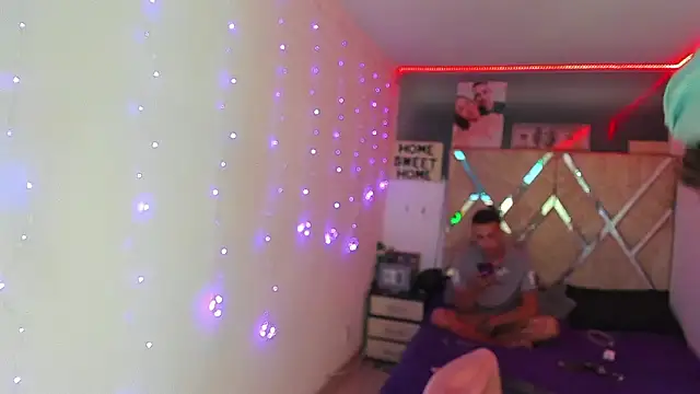 parejacaliente20154 online show from 02-05-26, 11:04